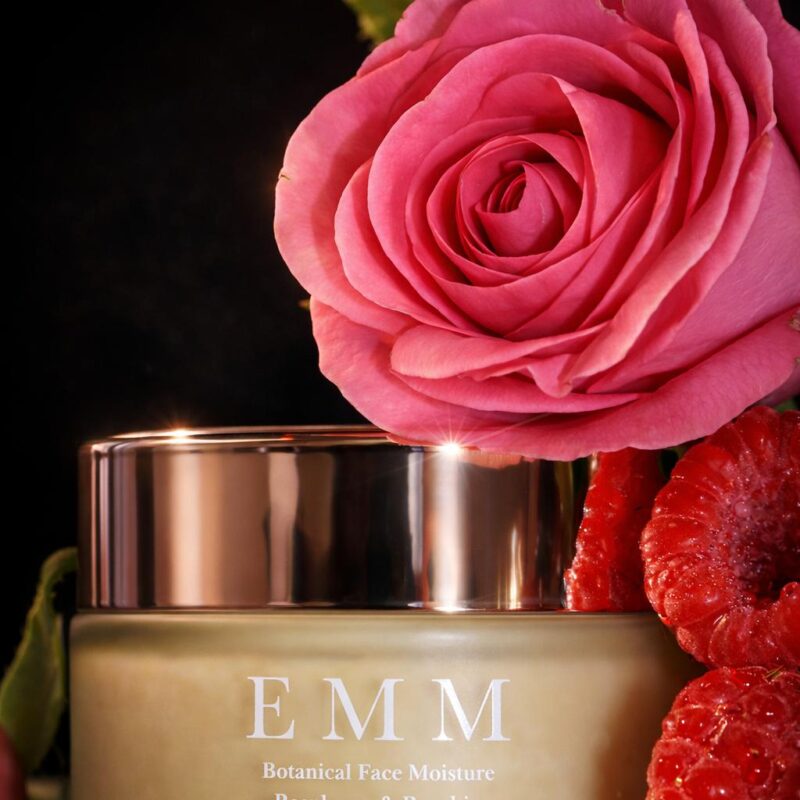 Raspberry & Rosehip Moisturiser is a plant-led moisturiser designed to nourish, soften and support the skin using botanical oils